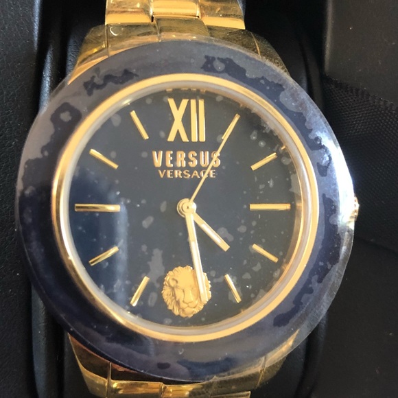 ❌ ⓈⓄⓁⒹ ❌ Versace Watch - Picture 3 of 4